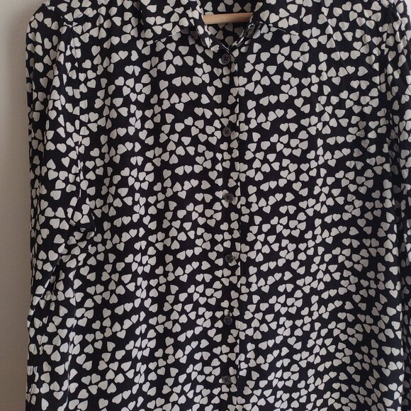 Equipment Essential Silk Top M Tossed Heart Print Black White Button Blouse - Picture 6 of 11